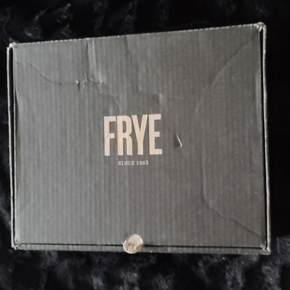 NIB Frye Women's Carson Chelsea Boot - Picture 5 of 8